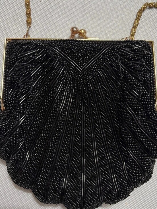 Handbags - Vintage Crossbody Shell Evening Bag Clamshell Beaded Scalloped Kiss Lock Purse